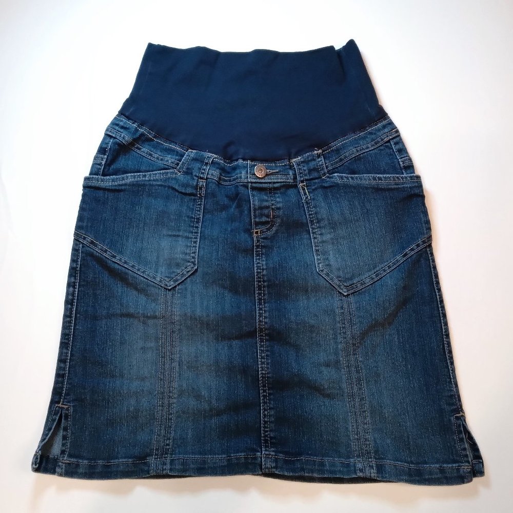 Thyme Maternity Denim skirt with elasticized waistband
